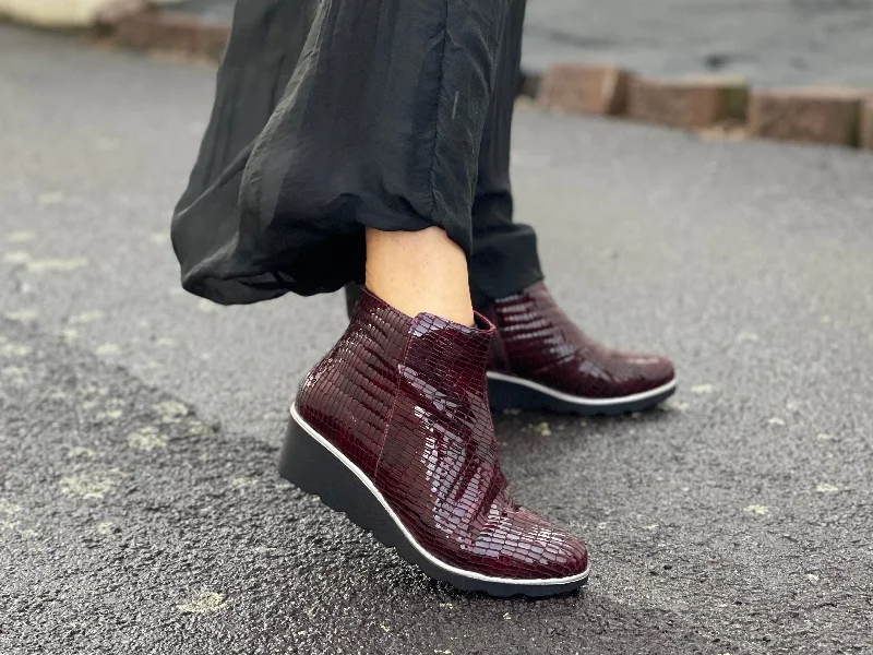 Classic Casual Sneakers D'chicas Galina available in 2 colours