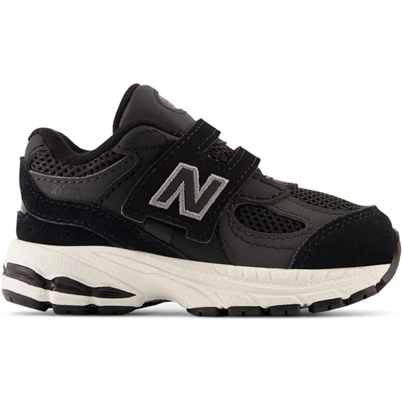 Modern Lightweight Shoes New Balance 2002 Hook & Loop Sneakers Black