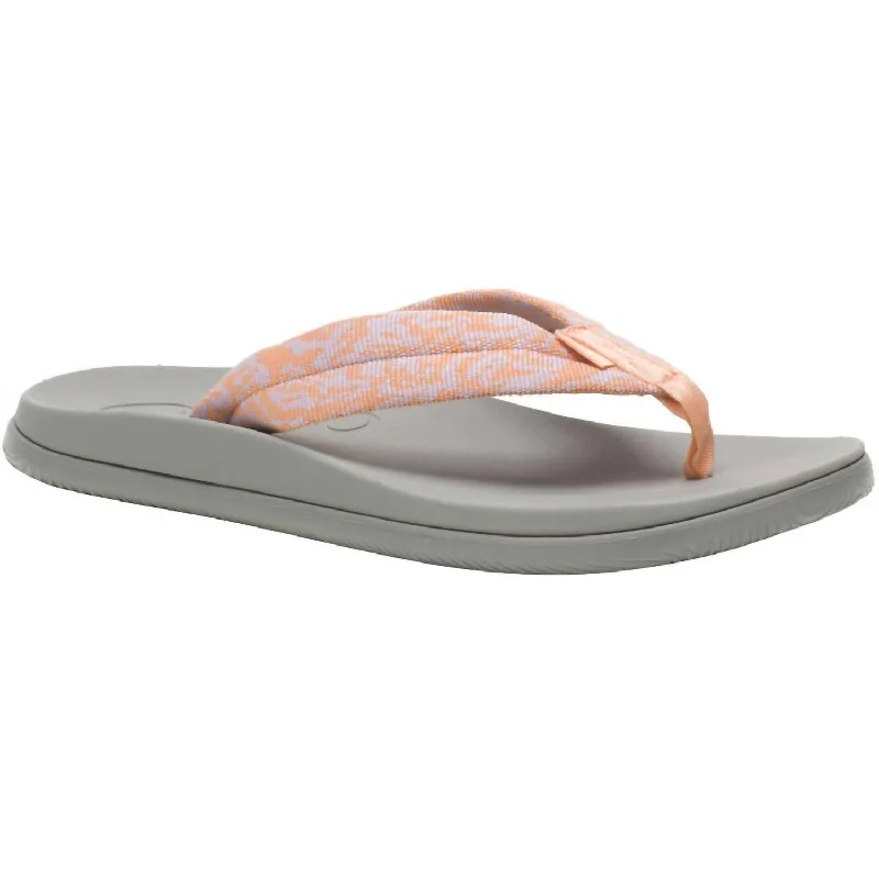 Sleek Walking Shoes Women's Chillos Flip Flops In Tube Breeze
