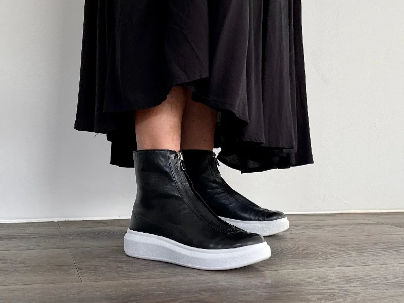 Durable Slip-On Shoes Carrano Bentlee