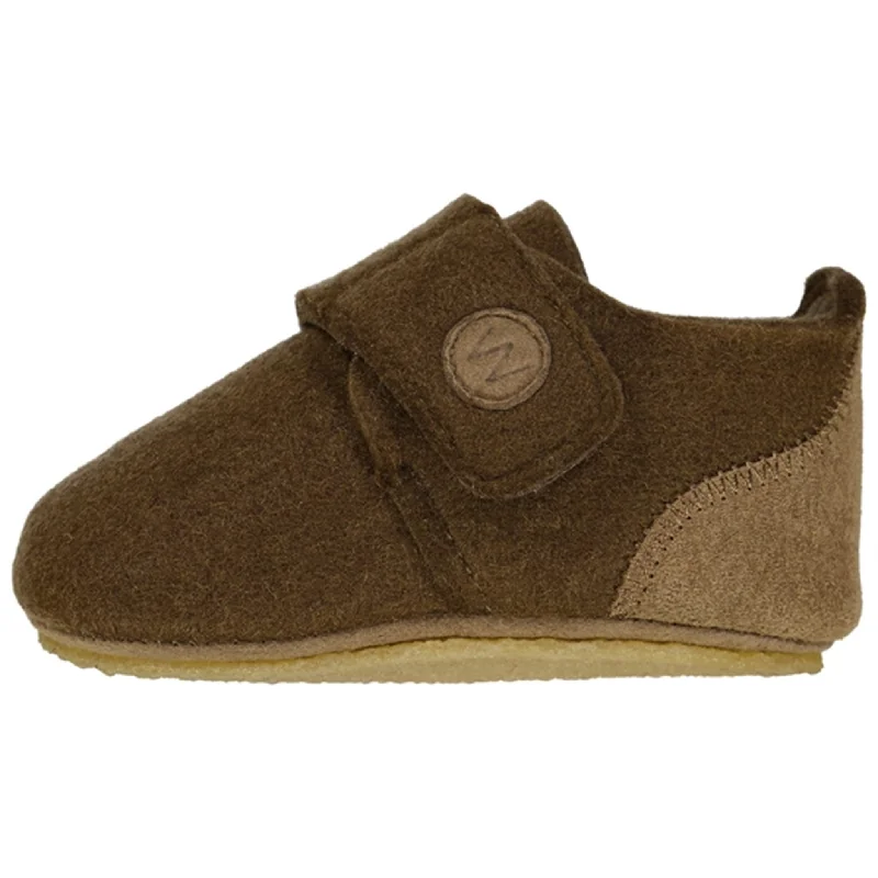 Trendy Athletic Shoes Wheat Marlin Filt Indoor Shoe Brown