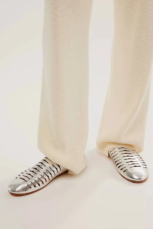 Comfortable Urban Sneakers Slice Of Sun Flat Slip On In Silver