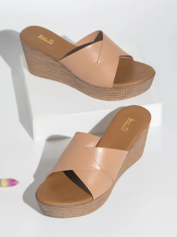 Ultra-Soft Cushion Shoes Women Chikoo Solid Wedge Sandals