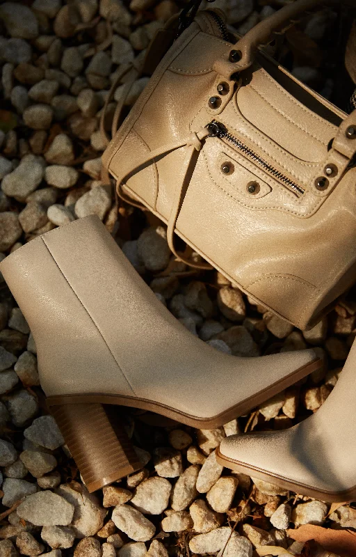 Cushioned Everyday Sneakers Alette Block Heel Ankle Boots - Ivory