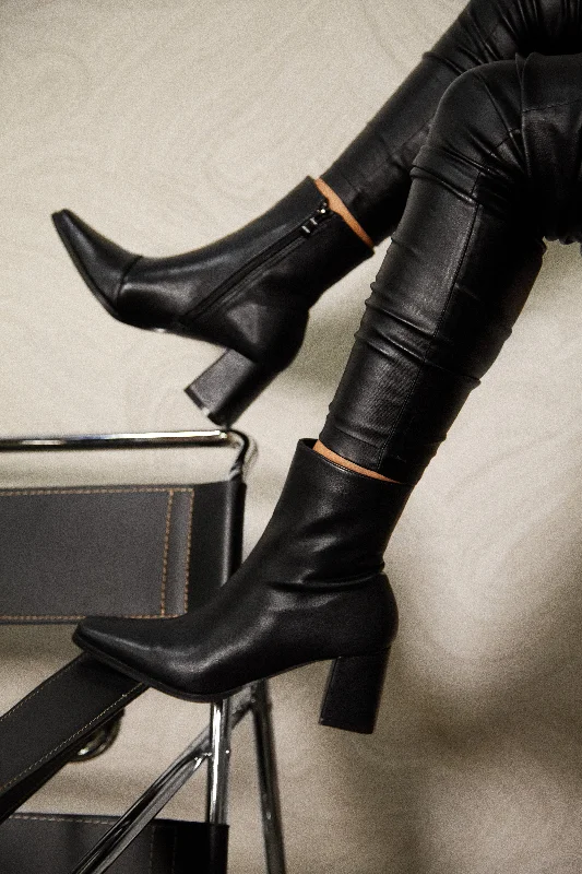 Modern Loafers Lorette Block Heel Ankle Boots - Black