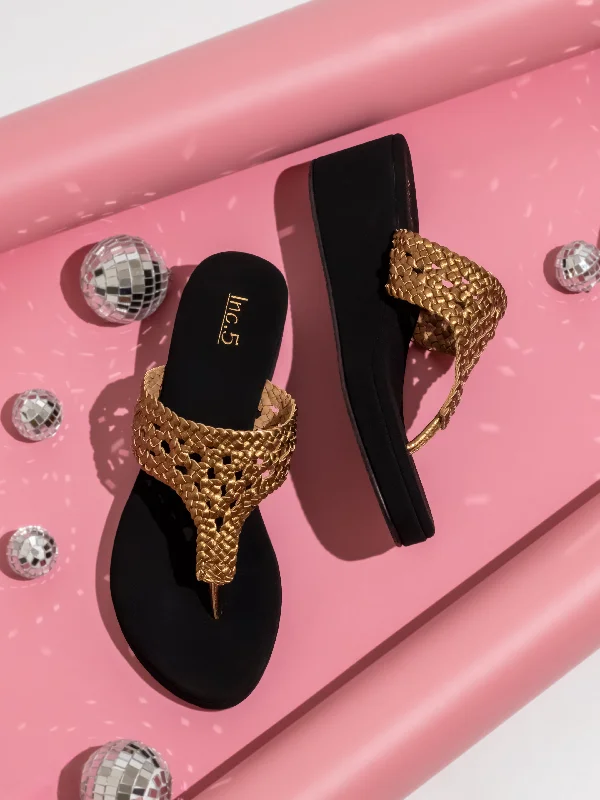 Airy Sport Shoes Women Antique Embellished Textured Wedge Heels