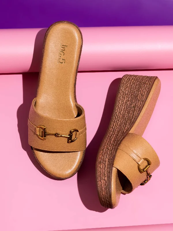 Slip-Resistant Casual Shoes Women Beige And Gold-Toned Open Toe Wedge Heels