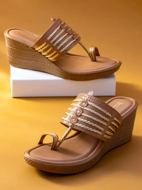 Classic Running Shoes Women Beige Textured Open Toe Wedges