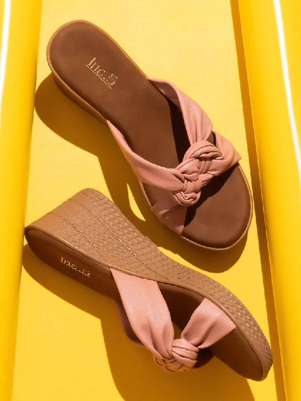 All-Day Wear Shoes Women Peach Textured Wedge Heels