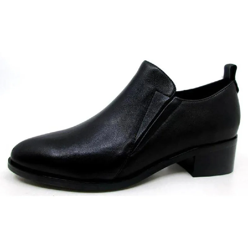 Fashion-Oriented Shoes Pavas