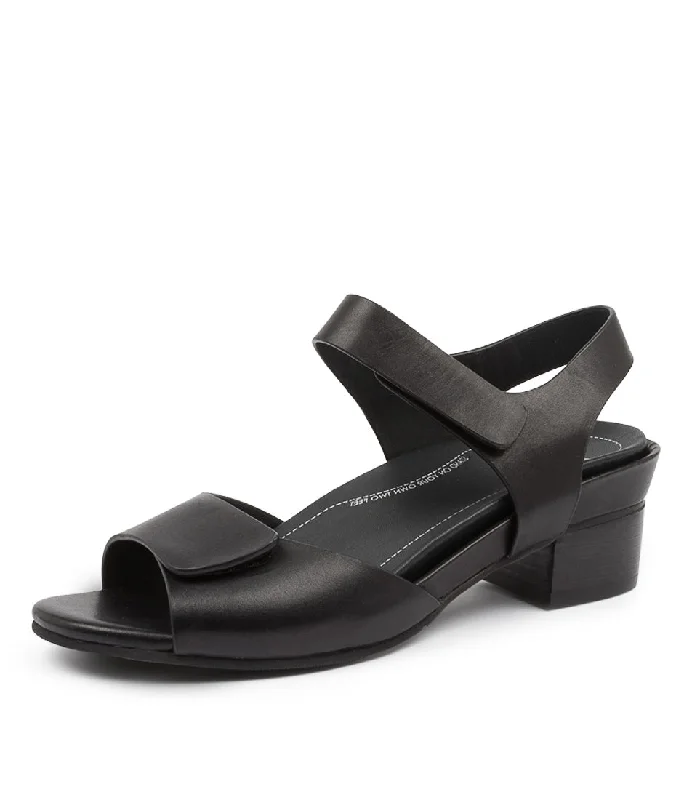 Airy Walking Shoes Ava-W
